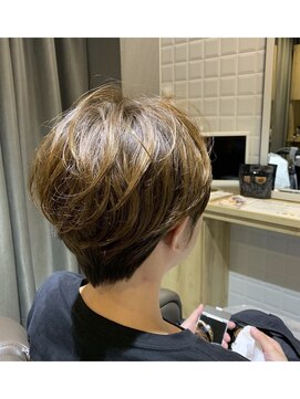 カミケンガレリア(kamiken. galleria) ふんわりニュアンスパーマ×美髪ショート【カミケンガレリア】
