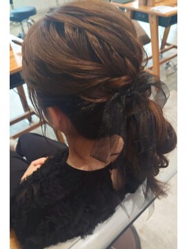 ビスポーク(BESPOKE) 大人気20代30代◎ナチュラルベージュカラー玉ねぎヘアアレンジ