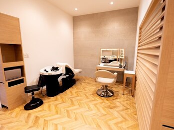 レイ 南流山店(Ray)の写真/半個室空間あり！プライベート空間でリラックスでき、高い技術力と豊富な知識で理想の仕上がりを叶えます◎