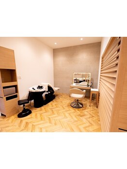 半個室空間あり！プライベート空間でリラックスでき、高い技術力と豊富な知識で理想の仕上がりを叶えます◎
