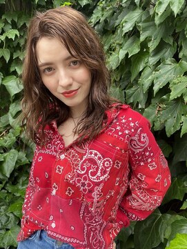 レオニード 表参道(LEONID) セミロング　グラマラスカール　ヌーディーベージュ