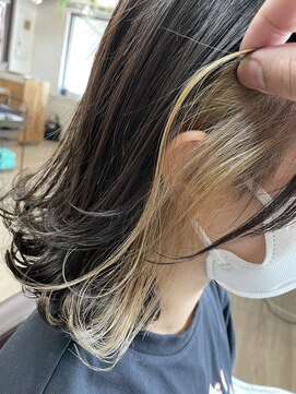 ヘアアンドスパ コー(hair&spa KO) 耳かけインナーカラーミディ【那覇・宜野湾・浦添】