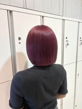 アイディー バイ ケンジ(id. by KENJE) ワインレッド×プツッとボブ