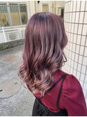 ピンクベージュ