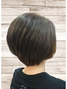 アクアヴィタエ(Aqua vitae) 30代、40代、50代ショートボブスタイル