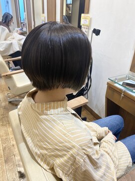 エクリ 麻布十番(equri) ストレートハンサムショート