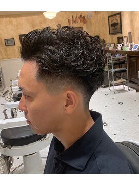 ルドローブラントオオサカ(LUDLOW BLUNT Osaka) 【LUDLOW BLUNT】ツーブロックパーマ バックスタイリング