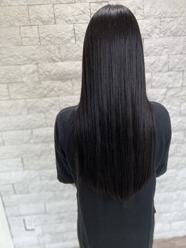 ラヴリア カミツ(LOVERIA KAMITSU) 黒髪ロングストレート