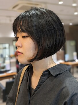 ケーオーエスビューティー(K O S beauty) フワッとキレーボブ！