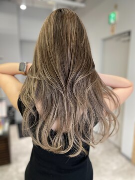 アヴァンス 京橋店(AVANCE) さりげない暗い影のあるベージュバレイヤージュ