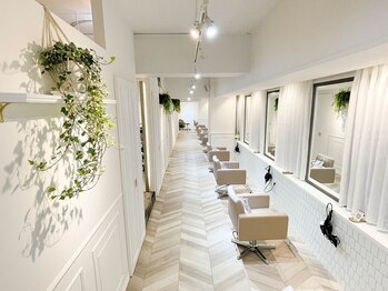 サロン(Salon)の写真/こだわりの技術と丁寧なカウンセリングで髪のお悩みを解決し、大人女性の魅力を引き出すスタイルをご提案◎