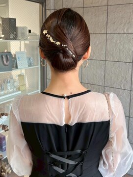 ムーン バイ ケンジ(moon by KENJE) 『hinari』タイトシニヨン/結婚式ヘアセット