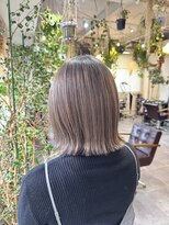 タオ(tao)&nbsp;グレージュ