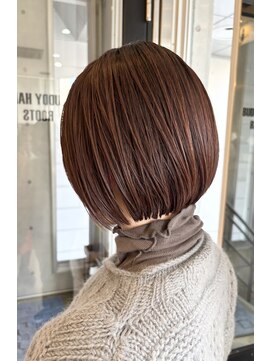 レイヤーボブ×女性らしさのあるシースルーバング