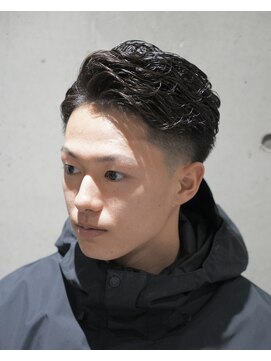 メッツ 原宿(METS) MEN'S/毛流れパーマ×サイドパート/ビジネスヘア