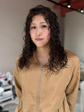 ヘアーアンドメイク ビス(HAIR&MAKE bis) （初めての方も）海外風スパイラルパーマ【kotomi】