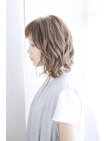 シュシュット(chouchoute)&nbsp;小顔セミウェットウェーブハイライトカラー美髪オリーブカラー21