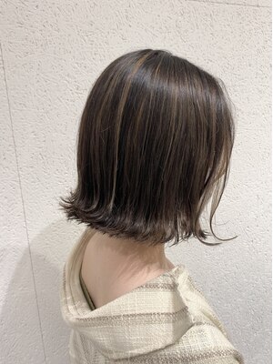 【京橋駅徒歩40秒】グレイカラーでも色味を楽しめる♪大人女性の髪の悩みを解決して、理想の髪色に◎