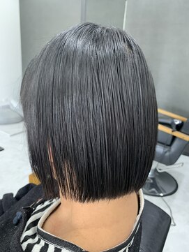 ディティール(Detail) 切りっぱなし×ミニボブ