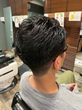 スタンドバーバー 柏(STAND BARBER) スペインカール/スパイキーショート/ブルーブラック/柏