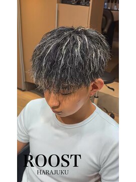 ルースト 原宿店(ROOST) ツイスパ/メッシュ/ホワイトハイライト/ツイスト