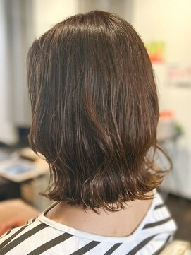 トゥルートラスト アン 下石田店(True Trust un) 赤み消しカラ―S字ウェーブくびれ外ハネくびれミディ艶カラー