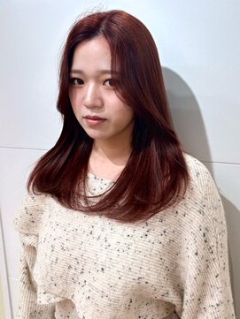 レッドブラウン セミロング レイヤーカット かきあげ 20代