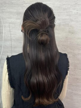 ラビス 池袋(Lovis) 黒髪/オリーブグレー/小顔ヘア/ココアベージュ/サーフカール