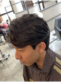 大分県ニュアンスフェザーパーマセンターパート刈り上げショート