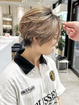 ステアケース ギンザセブン(stair:case ginza7) ハイライト白髪ぼかしベージュ軽めショートボブ
