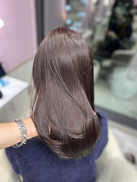 アディション 新宿(ADITION) 韓国艶ブラウン×振り向く後ろ姿レイヤーカット/髪質改善新宿k