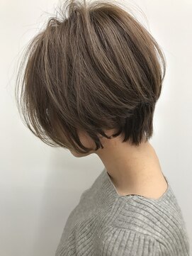 キューズ クラブ(cuz KLUB) 【cuzKLUB】otonaショート×グレージュ