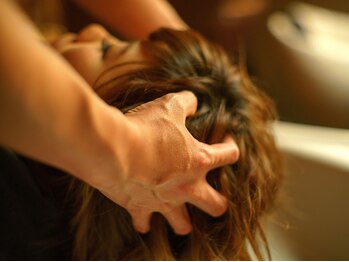 オカズ(Hair room Okazu)の写真/"クレンジング効果・トリートメント効果"のあるヘッドスパを種類豊富に取扱い☆地肌やお悩みに合わせ施術♪
