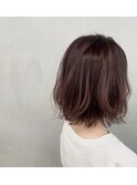 くすみピンク×切りっぱなしボブ