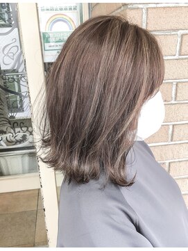 サロンドミルク 溝の口店(salon de MiLK) ナチュラルトーンの脱白髪染めハイライト