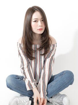 フロウ(Flow) センターパート×ワンカール重軽ストレート
