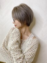 ロンド ストラーダ 心斎橋(Lond strada)&nbsp;ショート×ハイライト白髪ぼかし×シルキーベージュ[心斎橋]