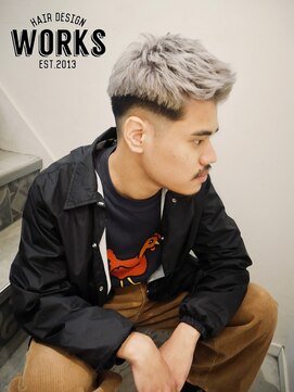 ワークス ヘアデザイン(WORKS HAIR DESIGN) スキンフェードショート ホワイトグレーブリーチカラー