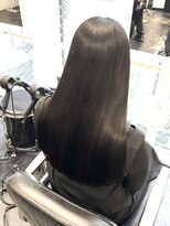 ココ 原宿(KOKO)&nbsp;黒髪小顔クラゲヘアーオリーブグレーココアベージュ