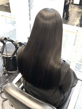 ココ 原宿(KOKO) 黒髪小顔クラゲヘアーオリーブグレーココアベージュ