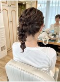 パーティーヘアセット:ゆるふわポニー編み下ろし