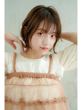 ウォークヘアーリリィ(Walk hair lily) ガーリーショートボブ×イエローベージュ