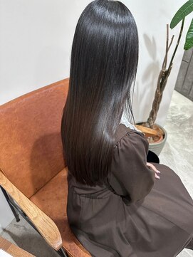 リュミエ ドゥ マッシュ(Lumier de mashu) ナチュラルなストレートスタイル