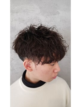 ニューカマー バイ ヘッドライト シブヤ(NEW COMER by HEADLIGHT shibuya) スパイラルパーマ