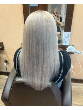 モアムー(Moremuu) 【りえ】ホワイトカラー