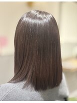 アンジー(Angee)&nbsp;赤みを抑えたマットカラーで、落ち着きとツヤのある髪色に