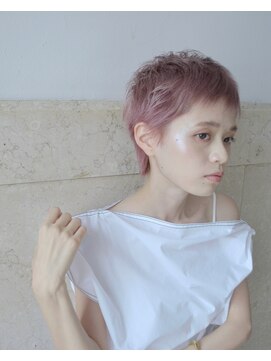リュト(Lute) レイヤーショート × ベビーピンク