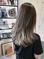 ペネロープ(Penelope)&nbsp;バレイヤージュ/シルバーベージュ/レイヤーstyle