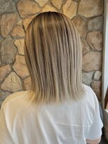 ラック(LUCK)&nbsp;グレーベージュ/バレイヤージュ/レイヤーロング/ハイライト