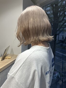 シー(thee) ミルクティーベージュ